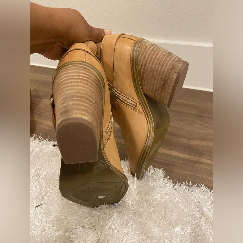 Vince Camuto Berindal Bootie Tan Leather Ankle Boots - Picture 4 of 5